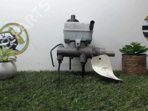 Used Brake master cylinder RENAULT MASTER II Bus (JD) 2.5 D (80 hp) 25415414