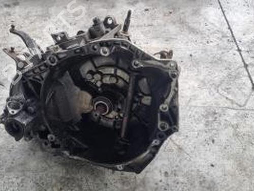 Used Gearbox PEUGEOT 405 I (15B) 1.8 Turbo Diesel (90 hp) 25423866