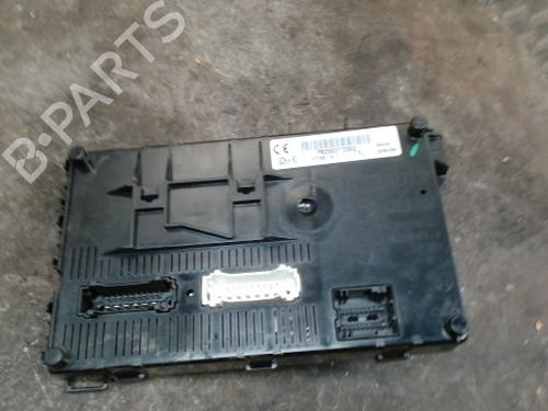 Sikringsdåse Sikringsdåse RENAULT CLIO II (BB_, CB_) 1.2 16V (BB05, BB0W, BB11, BB27, BB2T, BB2U, BB2V, CB05,... (75 hp) 33872096 33872096