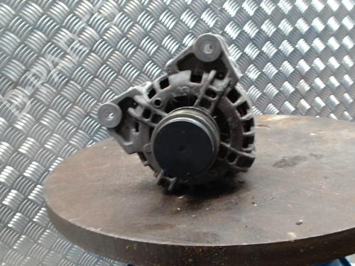 Alternador RENAULT CLIO IV (BH_) 1.2 16V (73 hp) 32370477