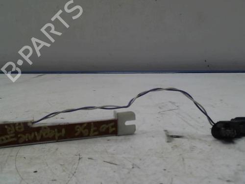 Antenne/Base RENAULT MEGANE III Hatchback (BZ0/1_, B3_) 1.5 dCi (BZ09, BZ0D, BZ1W, BZ29, BZ14) (110 hp) 31875305