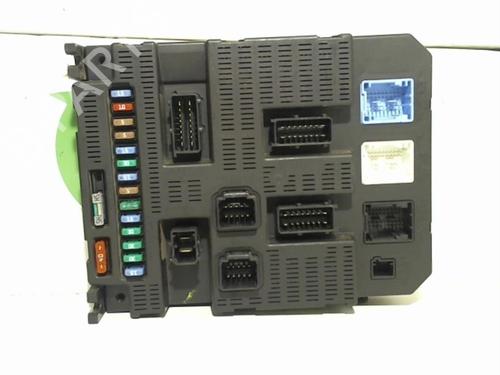 Used Fuse box Fuse box 25400139 25400139