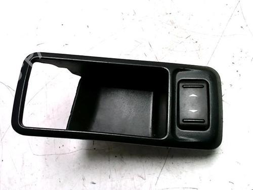 Mando elevalunas delantera derecho FORD KUGA I 2.0 TDCi 4x4 (136 hp) 31226122
