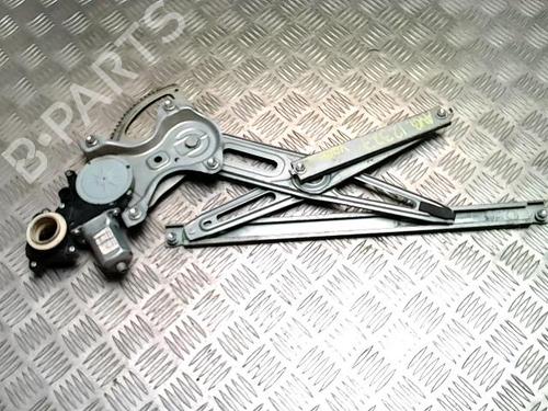 Fensterheber links vorne für TOYOTA YARIS (_P9_) 1.4 D-4D (NLP90_, NLP90R) (90 hp) 31262883