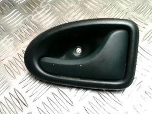 Højre fortil invendig håndtag RENAULT CLIO II Hatchback Van (SB0/1/2_) 1.5 dCi (82 hp) 30653242