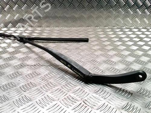 Używane Ramię wycieraczki przedniej szyby Ramię wycieraczki przedniej szyby RENAULT LAGUNA II (BG0/1_) 2.2 dCi (BG0F) (150 hp) 36857741 36857741