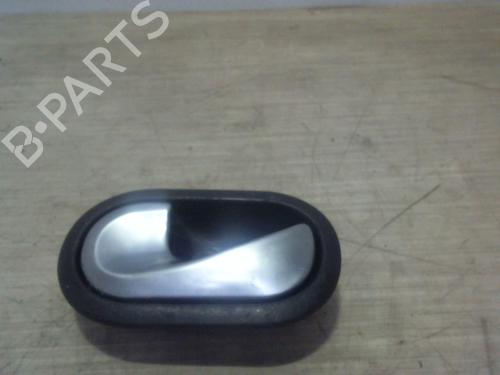 Used Front right interior door handle RENAULT SCÉNIC II (JM0/1_) 1.5 dCi (JM02, JM13) (101 hp) 25389854