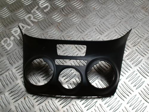 Midtkonsoll PEUGEOT 208 I (CA_, CC_) 1.6 HDi / BlueHDi 75 (75 hp) 31228276