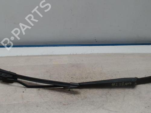 Used Front windshield wiper arm VW GOLF IV (1J1) 1.9 TDI (101 hp) 28100763