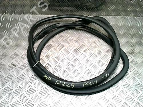 Gummiliste VW POLO IV (9N_, 9A_) 1.4 16V (75 hp) 31238978