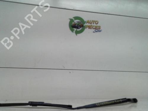 Used Front windshield wiper arm RENAULT MEGANE III Grandtour (KZ0/1) 1.5 dCi (KZ09, KZ0D, KZ1G, KZ29, KZ14, KZ1W, KZ10, KZ1F,... (110 hp) 25399773