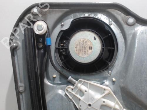 Vindusheismekanisme høyre foran SEAT IBIZA III (6L1) 1.2 (64 hp) 25411861