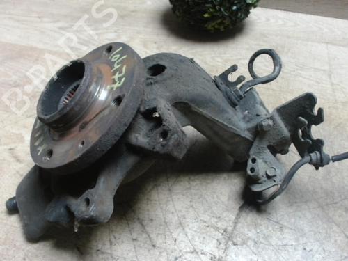 Used Right front steering knuckle Right front steering knuckle CITROËN XANTIA (X1_, X2_) 2.1 Turbo D 12V (109 hp) 31224946 31224946