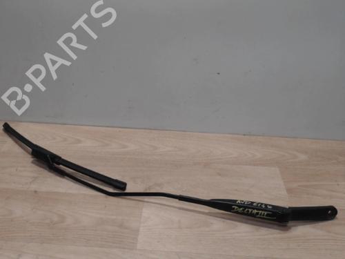 Used Front windshield wiper arm LANCIA DELTA III (844_) 2.0 D Multijet (844.AXD1A, 844.AXM1A) (165 hp) 25397751