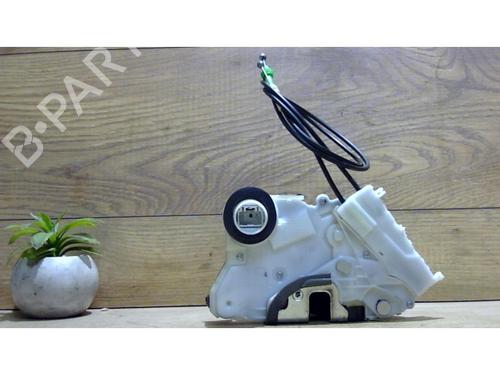 Used Front left lock TOYOTA YARIS (_P13_) 1.4 D (NLP130_, NLP130) (90 hp) 25402041
