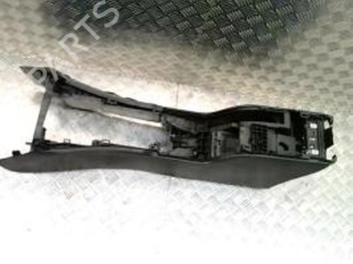 Used Middle console MERCEDES-BENZ B-CLASS Sports Tourer (W245) B 180 CDI (245.207) (109 hp) 31167353