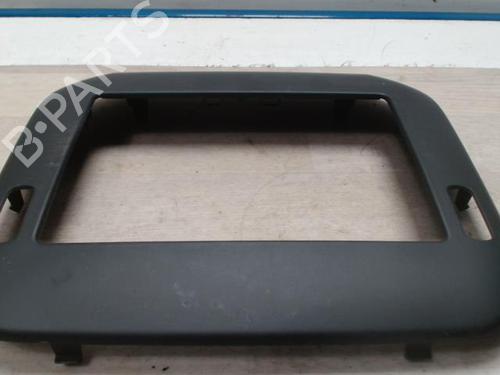 Used Middle console PEUGEOT 5008 (0U_, 0E_) 1.6 HDi (114 hp) 25420030