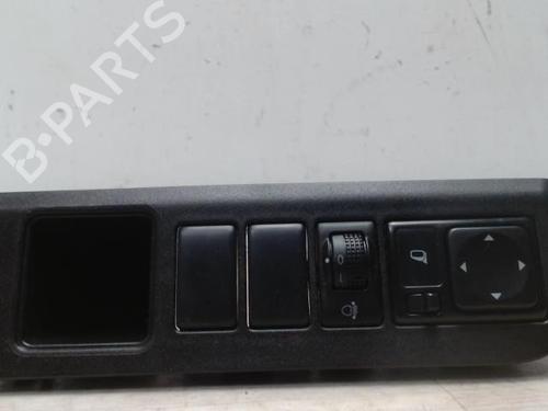Used Left front window switch NISSAN NOTE (E11, NE11) 1.5 dCi (86 hp) 25419625