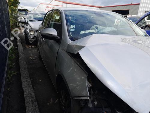 Middle console PEUGEOT 308 II (LB_, LP_, LW_, LH_, L3_) 1.6 HDi / BlueHDi 115 | BP31228843I22