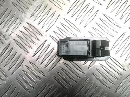 Right front window switch VW TOURAN (1T3) 1.6 TDI | BP26377331I26 