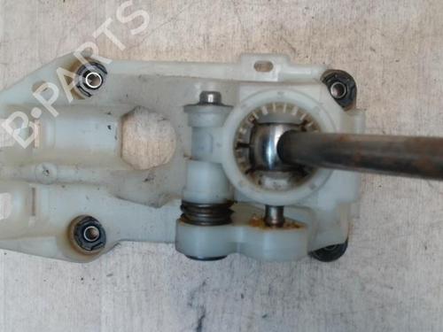 Used Gear lever TOYOTA YARIS (_P1_) 1.3 (NCP10, SCP12_) (86 hp) 27602968