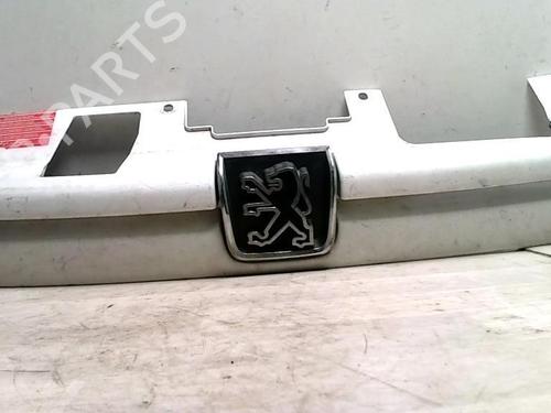 Atrapa chłodnicy / Grill PEUGEOT 306 Hatchback (7A, 7C, N3, N5) 1.8 D 7804E2