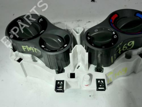 AC Styreenhet / Manøvreringsenhet FIAT PANDA (169_) 1.2 (169.AXB11, 169.AXB1A) (60 hp) 31239373