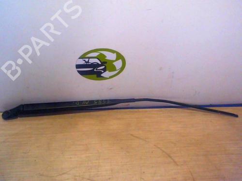 Used Front windshield wiper arm RENAULT CLIO III (BR0/1, CR0/1) 1.2 16V (BR02, BR0J, BR11, CR02, CR0J, CR11) (75 hp) 25415145