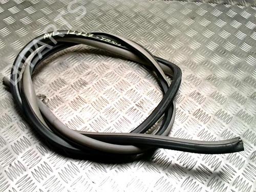 Gummiliste TOYOTA YARIS (_P9_) 1.4 D-4D (NLP90_, NLP90R) (90 hp) 31332343