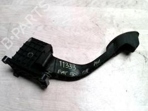 Used Pedal FIAT 500 (312_) 1.3 D Multijet (312AXE1A) (95 hp) 27862639