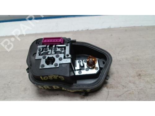Used Licence plate light RENAULT MEGANE III Hatchback (BZ0/1_, B3_) 1.5 dCi (BZ09, BZ0D, BZ1W, BZ29, BZ14) (110 hp) 25420641
