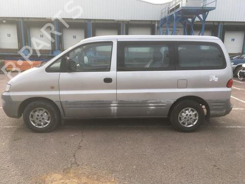 Left mirror HYUNDAI H-1 / STAREX Bus (A1) 2.5 TD | BP25413121C26 