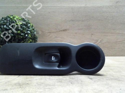 Pulsantiera anteriore destra RENAULT MODUS / GRAND MODUS (F/JP0_) 1.2 (JP0S) (78 hp) 29393460