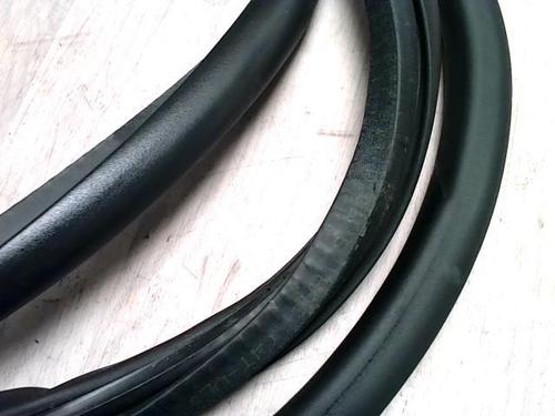 Used Rubber door seal VW GOLF V (1K1) 1.9 TDI (105 hp) 28032845