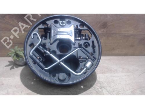 Used Jack Kit RENAULT CLIO II Hatchback Van (SB0/1/2_) 1.9 D (SB0E) (64 hp) 25384139
