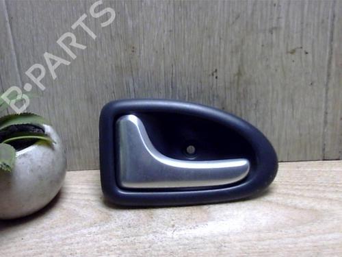 Venstre foran invendig håndtak RENAULT TWINGO II (CN0_) 1.2 16V (CN0K, CN0V, CN0A) (76 hp) 25411324