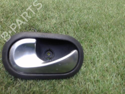 Used Front left interior door handle RENAULT SCÉNIC II (JM0/1_) 1.9 dCi (JM0G, JM12, JM1G, JM2C) (120 hp) 25389705