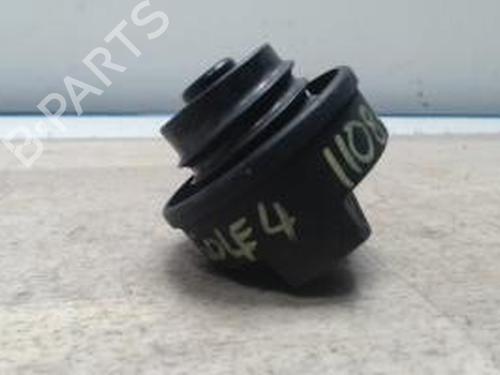 Używane Korek wlewu paliwa VW GOLF IV (1J1) 1.6 (100 hp) 28182402