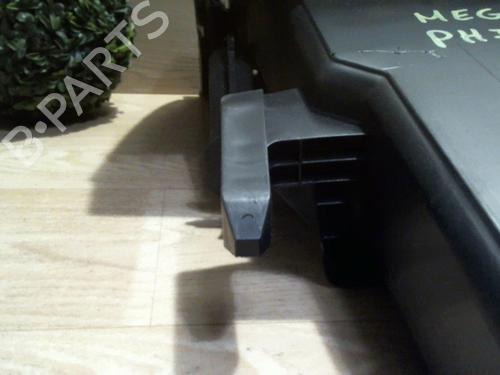 Used Glove box RENAULT MEGANE III Hatchback (BZ0/1_, B3_) 1.9 dCi (BZ0N, BZ0J) (131 hp) 25401973