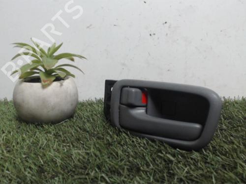 Venstre bagtil invendig håndtag TOYOTA RAV 4 II (_A2_) 2.0 D 4WD (CLA20_, CLA21_, CLA20R, CLA21R) (116 hp) 25397599