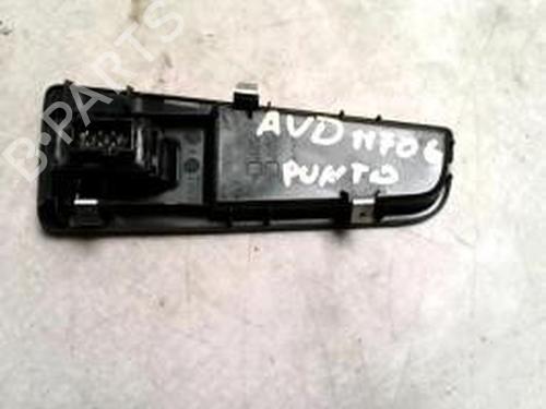 Used Right front window switch FIAT GRANDE PUNTO (199_) 1.3 D Multijet (199.AXD11, 199.AXD1A, 199.AXD1B,... (90 hp) 26679294