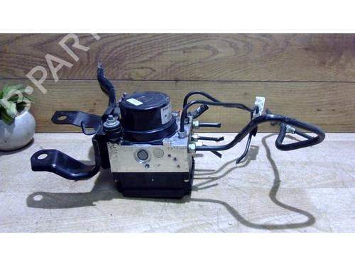 Used ABS pump TOYOTA YARIS (_P13_) 1.4 D (NLP130_, NLP130) (90 hp) 25402067