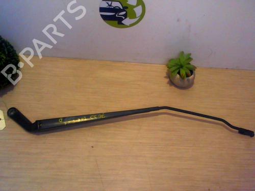 Used Front windshield wiper arm PEUGEOT 206 Hatchback (2A/C) 2.0 HDI 90 (90 hp) 25390888