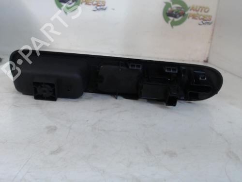 Right front window switch PEUGEOT 3008 I MPV (0U_) 2.0 HDi 150 / BlueHDi 150 | BP25401134I26