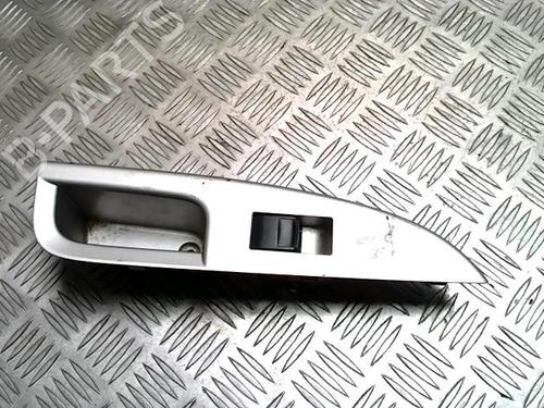 Used Right rear window switch Right rear window switch TOYOTA URBAN CRUISER (_P1_) 1.4 D-4D 4WD (NLP115_, NLP115R) (90 hp) 33872049 33872049