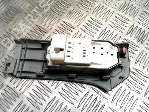 Left front window switch TOYOTA YARIS (_P9_) 1.4 D-4D (NLP90_, NLP90R) | BP31257380I27