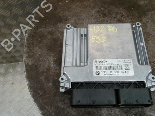 Used Engine control unit (ECU) Engine control unit (ECU) BMW 3 Coupe (E92) 320 d (177 hp) 33739635 33739635