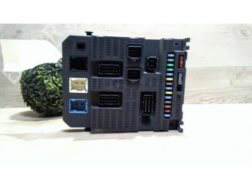 Fuse box PEUGEOT 308 I (4A_, 4C_) 1.6 HDi | BP25401908E1 