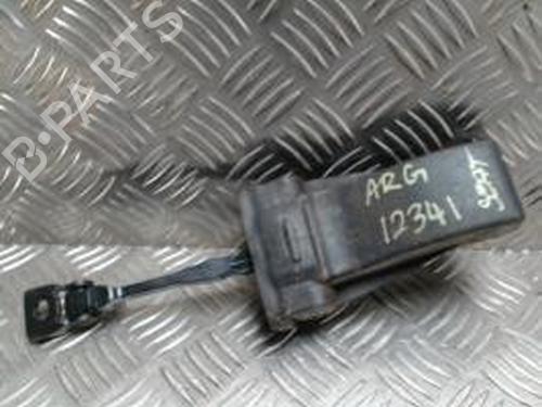 Used Hinge/Door check strap SEAT ARONA (KJ7, KJP) 1.0 TSI (116 hp) 30661039