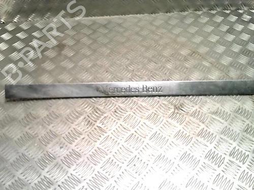 Estribo MERCEDES-BENZ M-CLASS (W163) ML 270 CDI (163.113) (163 hp) 31227044